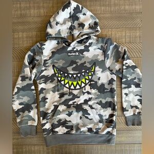 Hurley Camo Pull Over Hoodie with Neon Graphic Youth Size Large (12-13yrs)